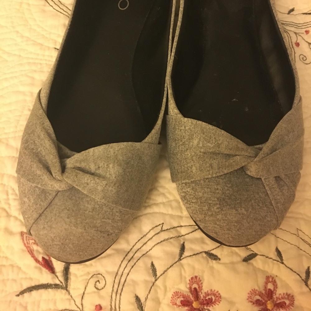 Aldo Gray flats! Great condition 8
